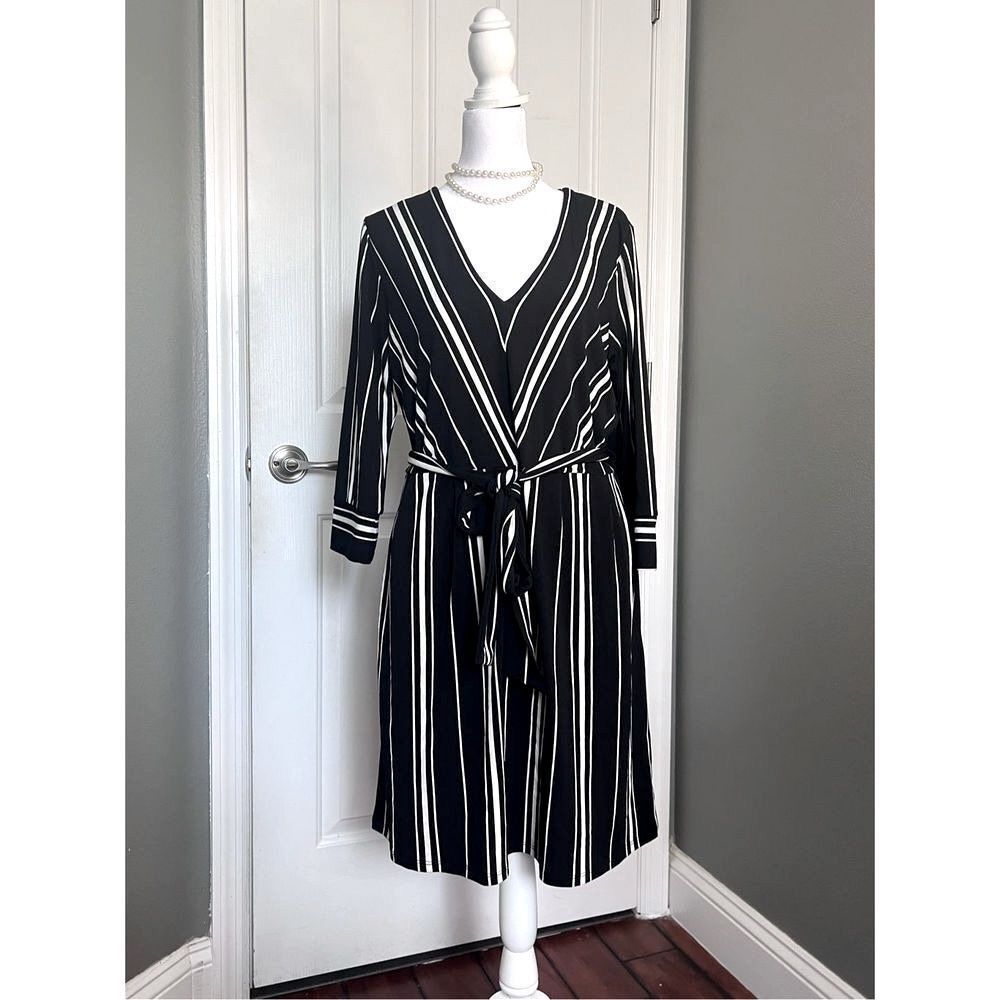 H&M black and white striped belted dress size medium